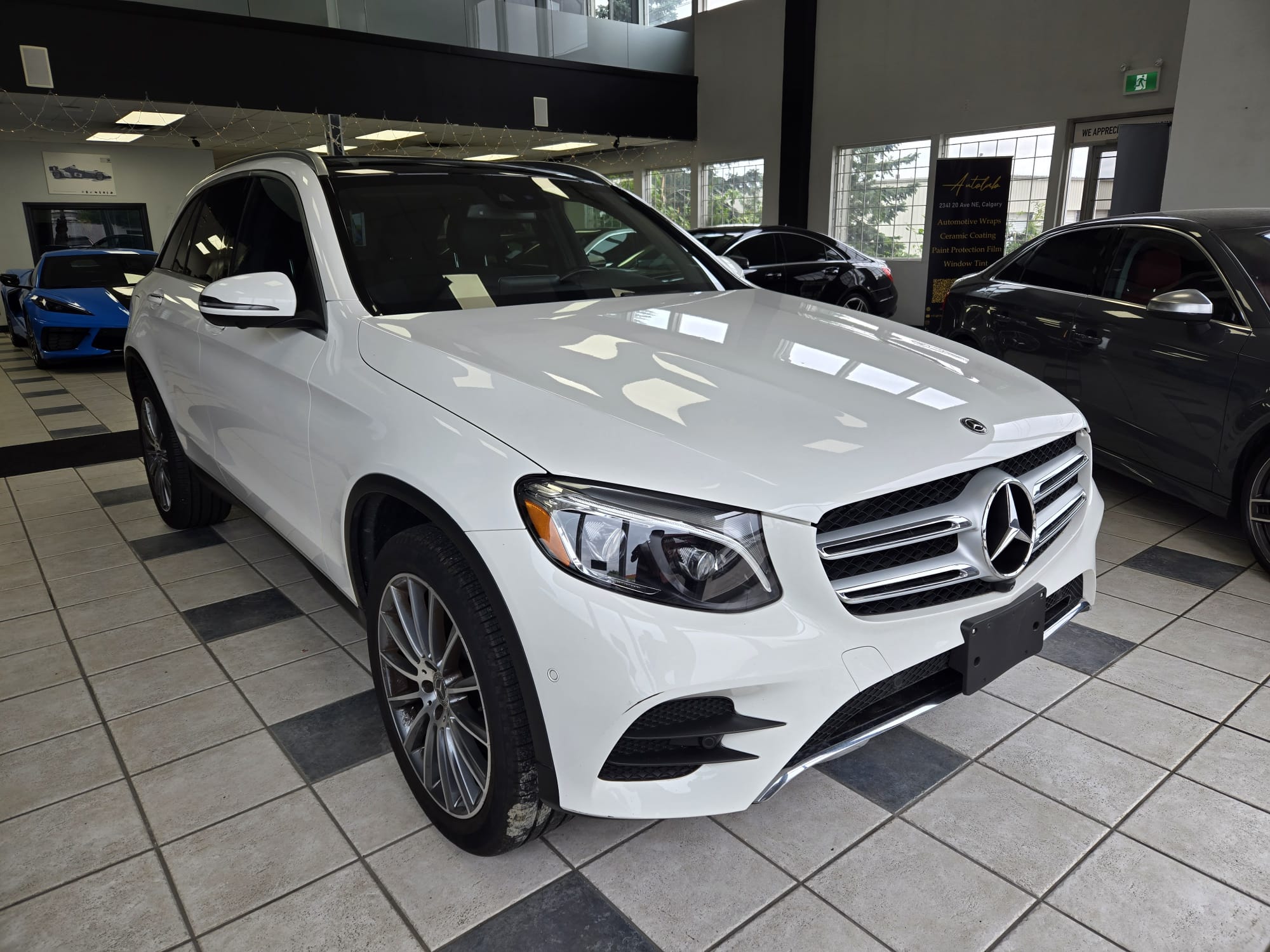 car-image