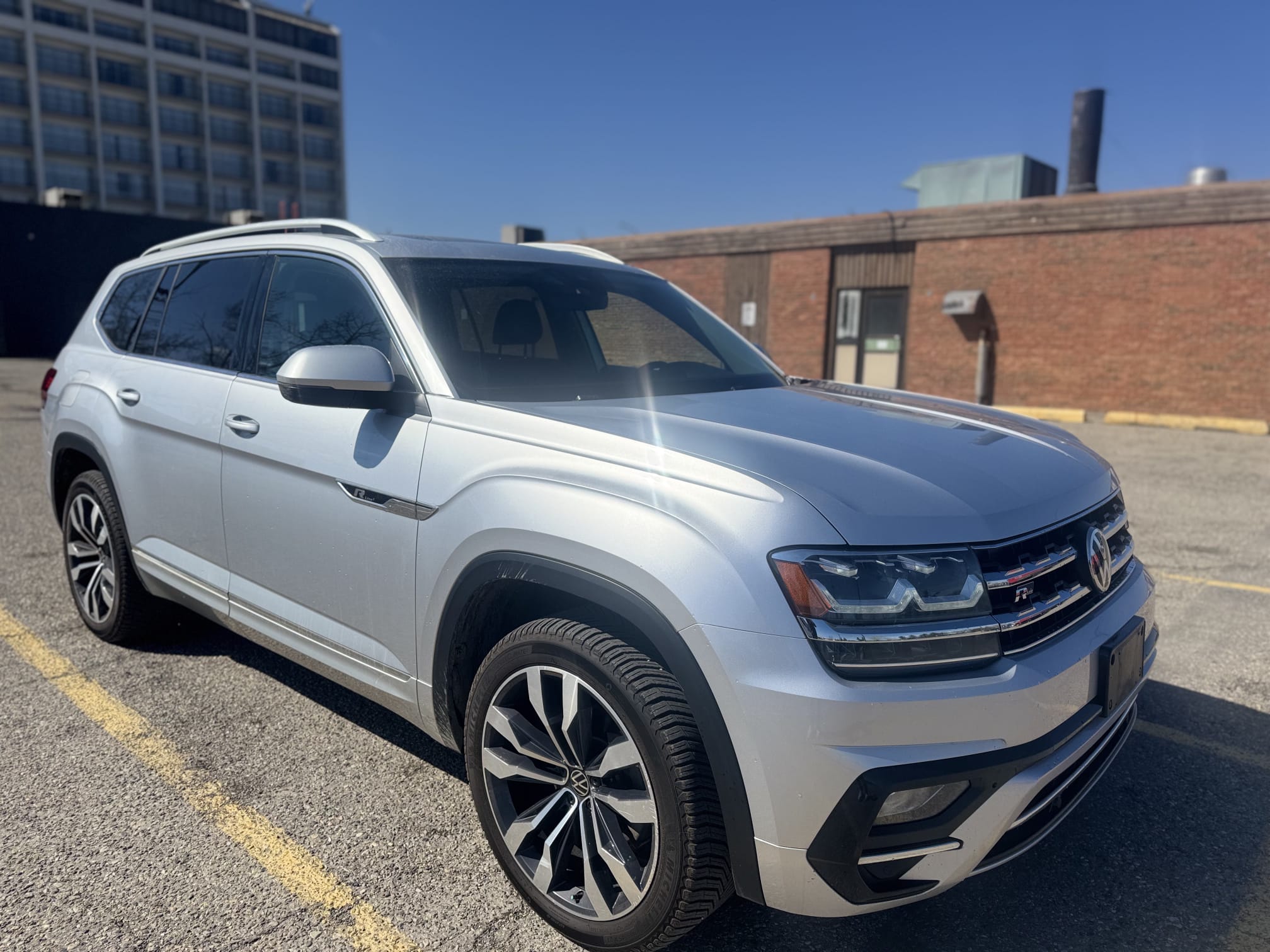 car-image